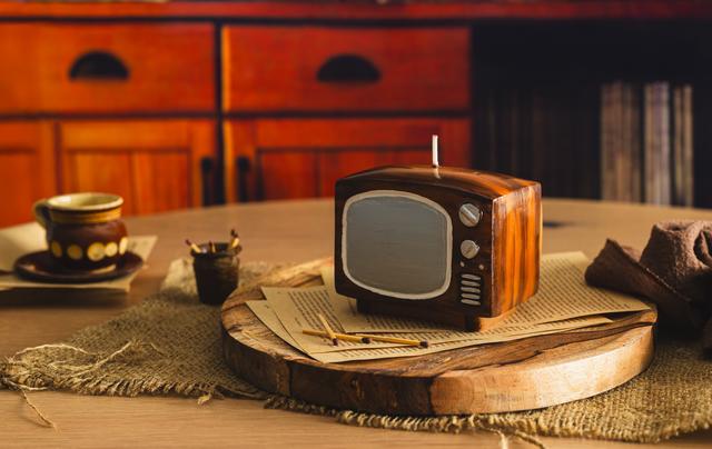 r - TELEWIZOR, tv gyertya